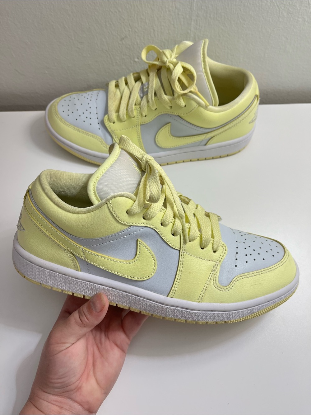 Nike Air Jordan 1 Low Lemonade Women’s Size 8.5